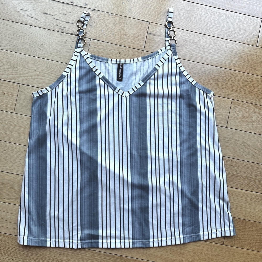 NWOT Just Fashion Now Tank Top